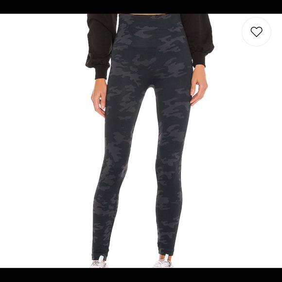 Spanx Look At Me Now Leggings in Black Camo SZ S - Picture 1 of 4